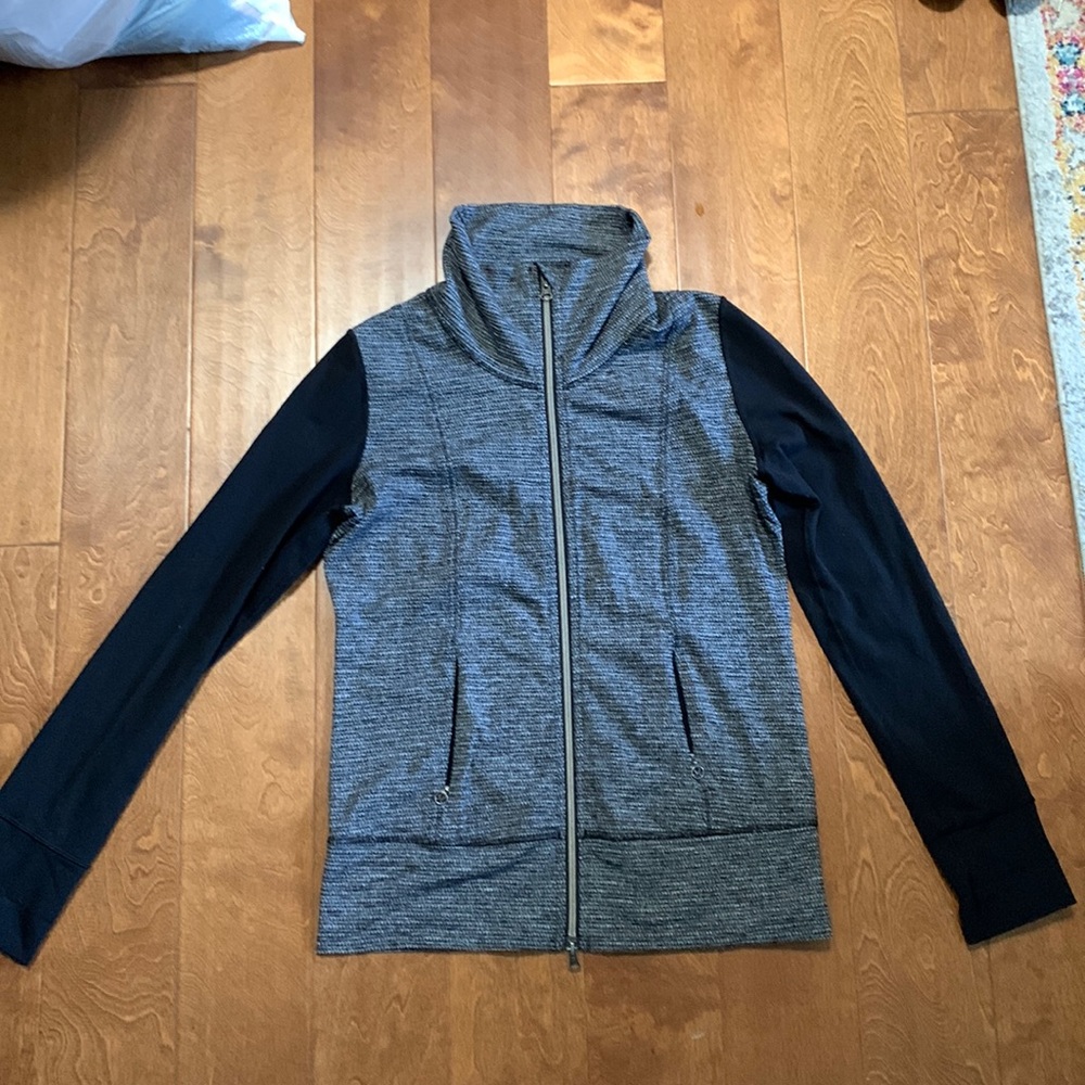 Lululemon athleisure jacket